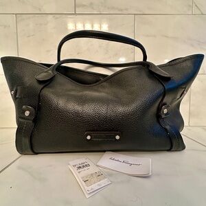 ❌SOLD❌Salvatore Ferragamo Black calf Leather Tote